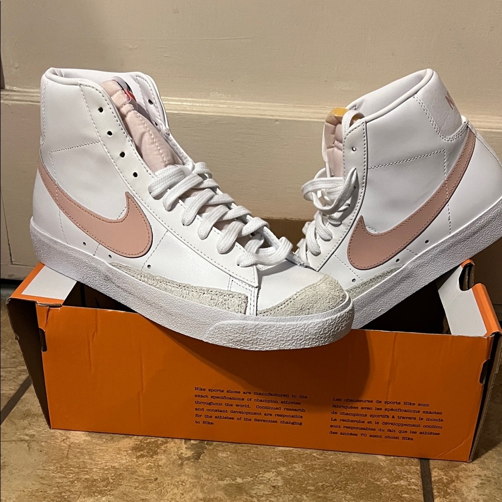 NWT Nike Women's blazer 9.5